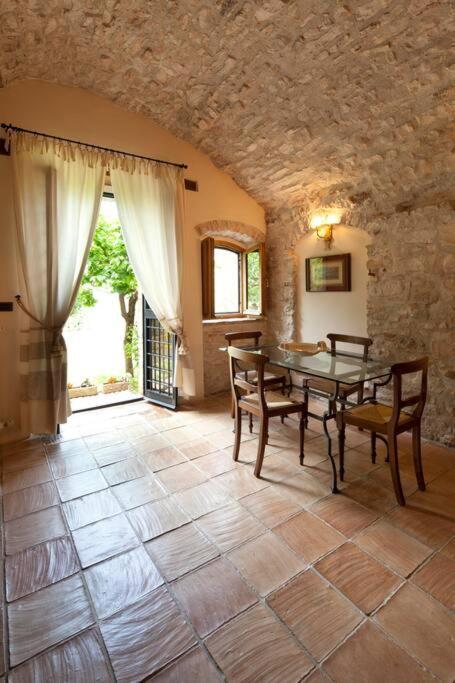 All Stone Horse Stable Converted To Elegant Apartment - Baltimora Spoleto Dış mekan fotoğraf